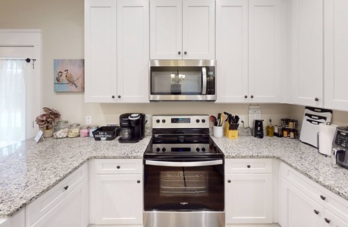 Cartersville House | Pine Mtn Getaway | Pet-OK 3BR w/Weekday Discounts