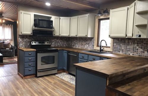 Custer Cabin | Pinetree Cabin - 4 king beds, stunning views