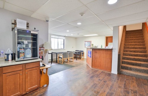 Pipestone Historic District Apartment | Pipestone|Queen Bed|Nsmk