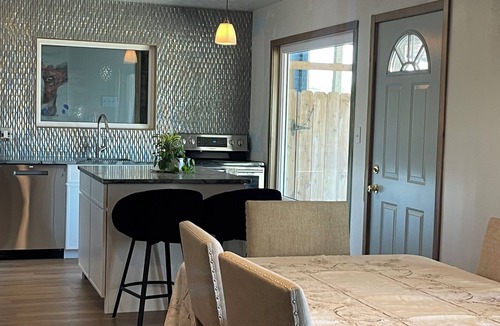 Cedar Creek House | Play Del Omaha-escape to the beach 30 min to anywhere!