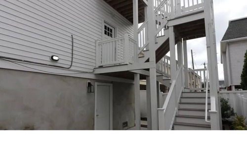 Margate City Apartment | Pleasant building with AC in Margate City GREAT OFFICE SPACE