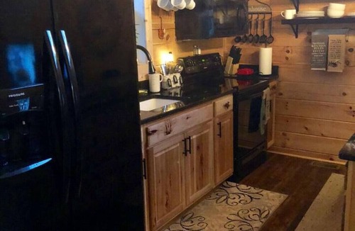 Madisonville Cabin | Pokeadot Cabin: Cozy Farm Stay w/Pool & Firepit