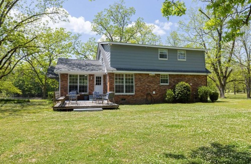 Opelika Cottage | Pond House on the Plains, Auburn, Firetruck rides