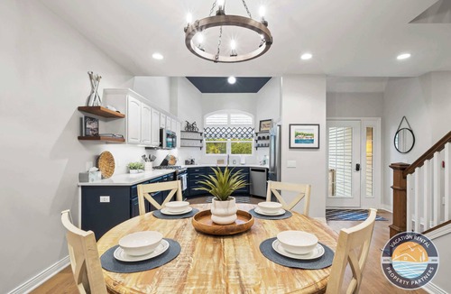 Fontana-on-Geneva Lake Condo | Pool, Beach Walk & Lake Views in Fontana