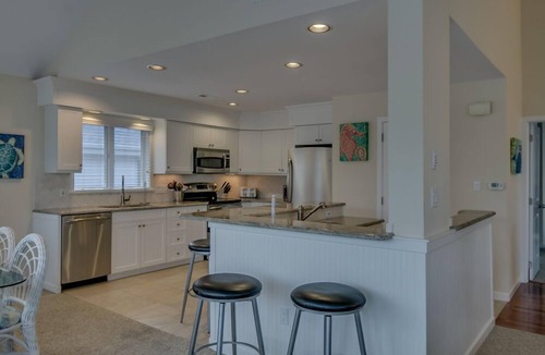 Avalon House | POOL! OCEAN VIEWS! Sliders to a private deck with a view of the ocean. - 5 BED/3 BATH HOME