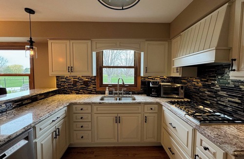 Mequon House | Pool overlooking golf course close to downtown
