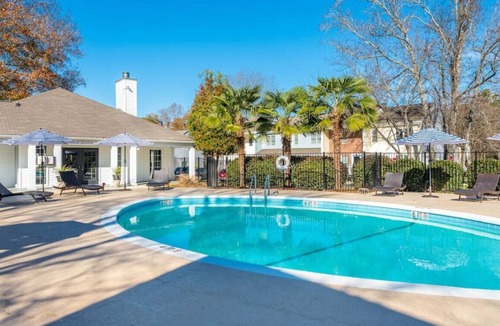 Rock Hill Condo | ☆Pool+Parks☆2 min drive⇢grocery+dining+attractions
