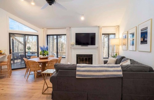 Fontana Condo | Pools & Beach! Briarwood Serenity at Abbey Springs