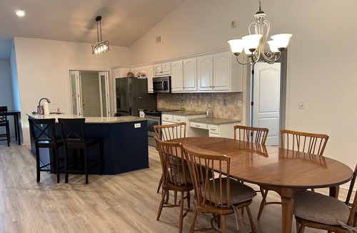 Gulf Breeze House | Poolside Beach Getaway w/separate Guest House close to Pensacola Beach