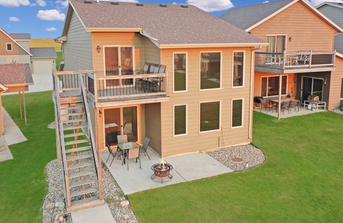 Okoboji House | Poolside Cabin At Bridges Bay - Okoboji - Arnolds Park