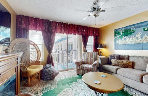 Holiday Isle House | Poolside Villas 306
