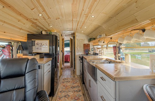 Paola House | Prairie Blossom Snuggle Bus w/Hot Tub