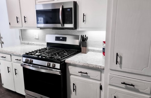 Jenks House | Premier location. Oklahoma Aquarium, Spirit Casino, Tulsa Premier Outlets