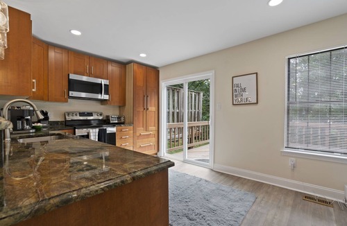 Clifton House | Premium Modern TH Near Dulles Airport 2 Free Parking