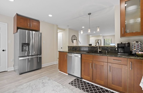 Clifton House | Premium Modern TH Near Dulles Airport 2 Free Parking