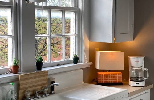 Old Town Winchester Apartment | Pretty Little Apt by the Train II
