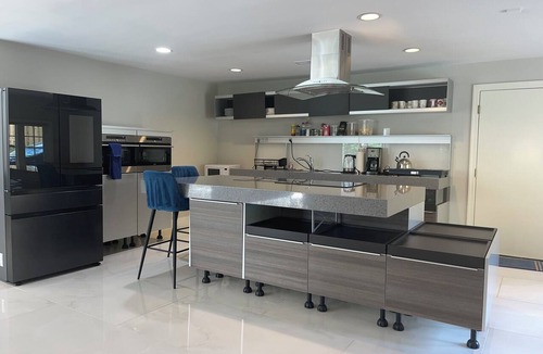 Bethesda House | Prime Bethesda Location Easy Access to DC