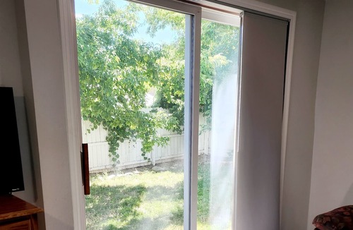 Whitewood House | Prime Family Retreat W/ Private Fenced Shaded Yard, BBQ-Peaceful & Relaxing