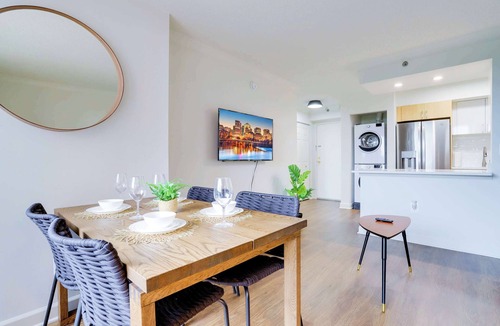 Pentagon City Apartment | Prime Location Apt Near Metro
