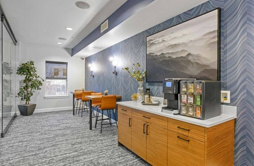 Lone Tree Apartment | Prime Location: Close to Sky Ridge Medical Center!