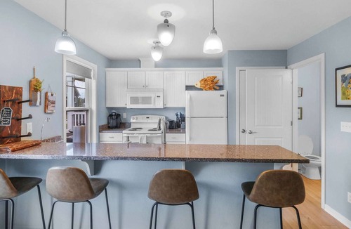 Ottawa House | Prime location on the river.