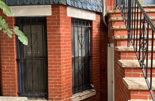 McGinley Square Apartment | Prime World Cup Lodging! 2-bedroom garden apartment in Town house in Jersey City