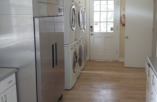 Calhoun Bed & Breakfast | Privacy Galore!12 bedrooms near creek and walking trail