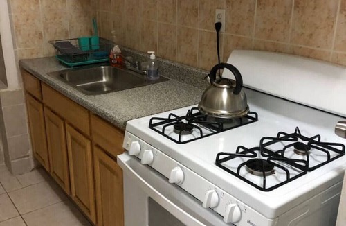Union City Apartment | Private 1-bedroom apartment, 15 minutes NYC, MetLife Stadium 20 mins