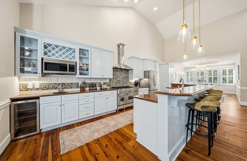 Hampstead House | PRIVATE 16+HiddenOasis! SwimPond+HotTub+Sauna+2Firepits+10ac, Pets Welcome!