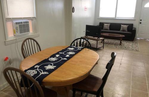 Perth Amboy House | Private 3 bedroom and 1 bathroom house, direct NYC Manhattan train a 15 minute walk away, MetLife Stadium FIFA World Cup 35 minutes away