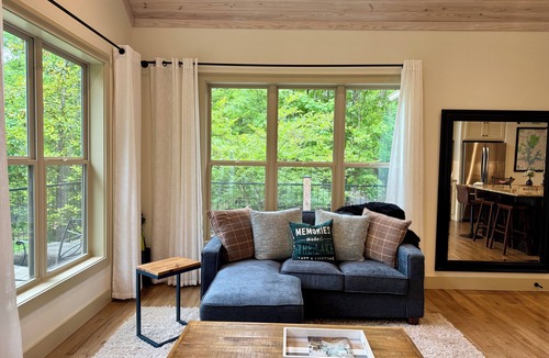 Coosa County House | Private 3BD 3BA Lake House w/bunkroom. Sleeps 11. Kayaks, lilypad, paddleboat.