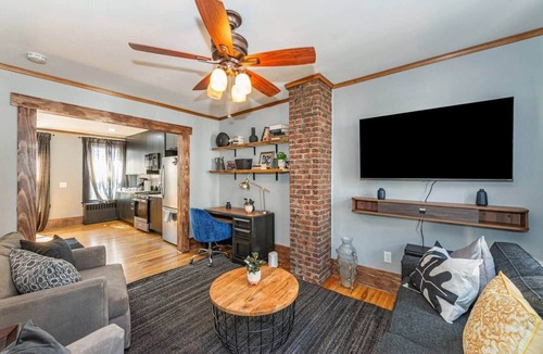 McGinley Square House | Private 3BR Home Driveway Parking 15 min to NYC
