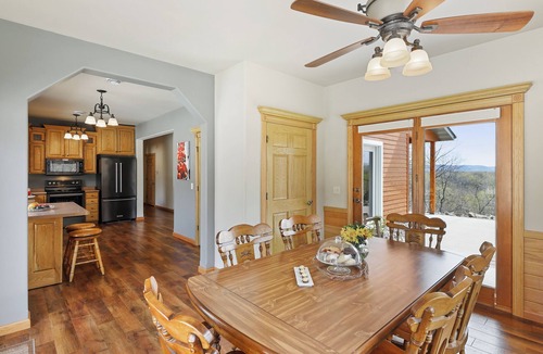 Pepin Cabin | Private 4-Bedroom Retreat in peaceful Pepin.