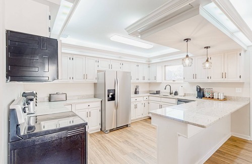 Calhoun House | Private acreage with mountain views, alfresco dining, & grill - near Webb Lake