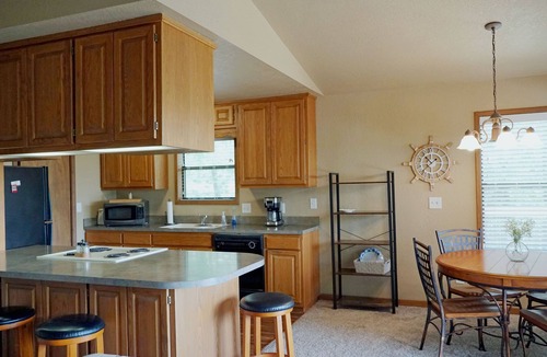 Evening Shade Cabin | Private and Peaceful Cabin & Studio Near Lake Tenkiller -Sleeps 10