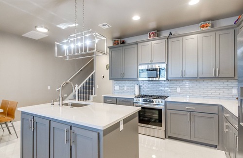 Edmond House | Private Baths - Sleeps 10 - 3BR - 2,250 Sq Ft - Nr DT Edmond