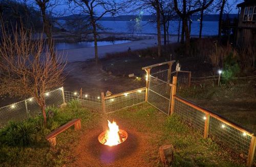 Hoyt House | Private Beach & Fishing Pond! Eufaula Family Cabin