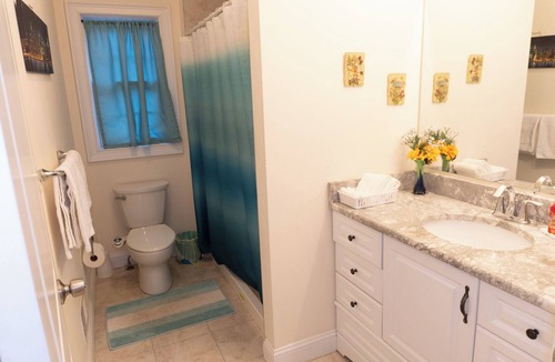 Monroe Township Bed & Breakfast | Private Bedroom with Attached bathroom in Monroe Township, 30 nights minimum.