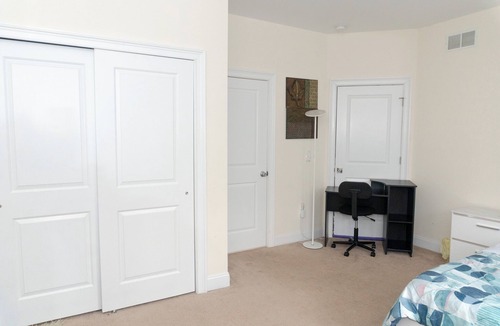Monroe Township Bed & Breakfast | Private Bedroom with Attached bathroom in Monroe Township, 30 nights minimum.