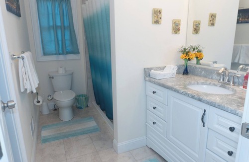 Monroe Township Bed & Breakfast | Private Bedroom with Attached bathroom in Monroe Township, 30 nights minimum.