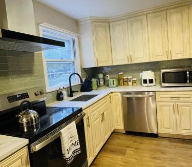 Princeton House | Private Estate, walk to Princeton downtown, 3 Bedrooms, 2 Bath, with Free Parking