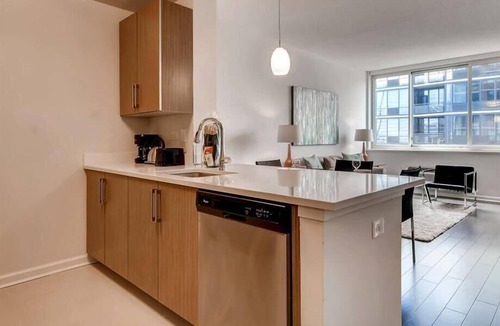 Hudson Exchange Apartment | Private & Friendly 1BR | Travel Nurse Friendly | W/D | GLS