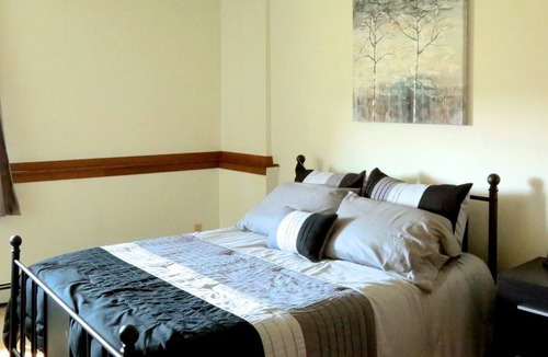 Lamberton Apartment | Private Furnished Apartment - Long & Short Stay