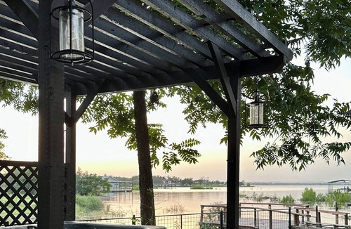 Buchanan Dam House | Private Gated Lake Buchanan Waterfront Retreat Sunset Views Hot Tub & Dogs