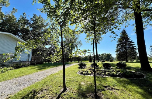 Iowa City House | Private Hilltop Country 3-Bedroom Home