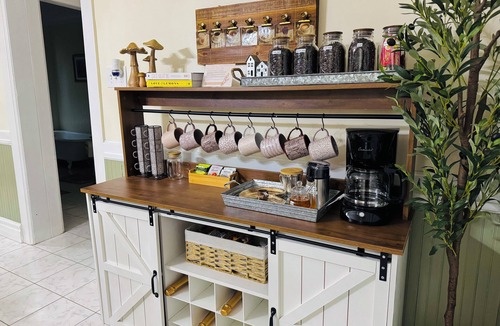 Cottage Grove House | Private Home w/King Bed in tranquil Cottage Grove-WiFi, AC, near Twin Cities