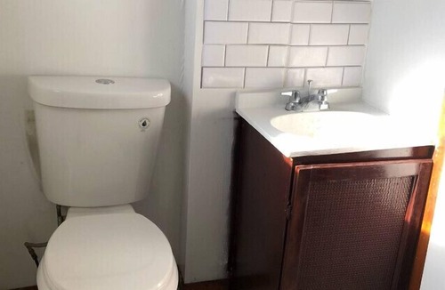 Perth Amboy House | Private house, 1-bedroom, 1-bathroom, MetLife Stadium Major international sporting event 35 minutes