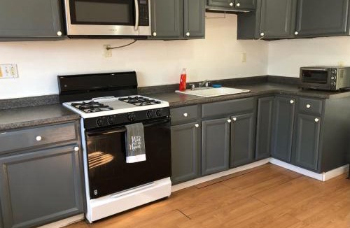 Perth Amboy House | Private house with 3 bedrooms and 1 bathroom, free parking, convenient to NYC Manhattan bus and train