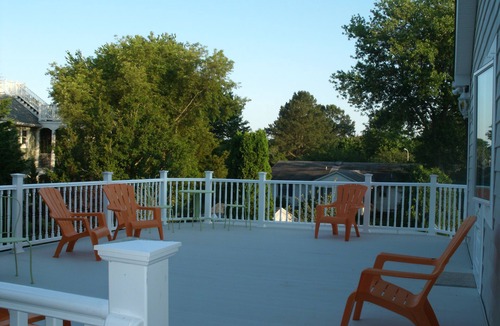 Country Club Estates House | Private-Indoor-Pool, 9BR & 6bth, 3 blks fr Beach & Nightlife too!