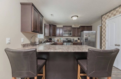 Westgate House | Private Jacksonville Getaway Near Topsail Beach!
